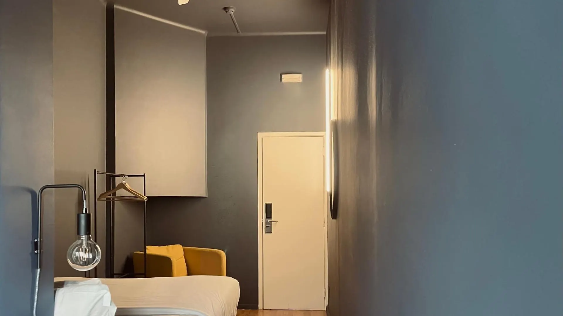 Avenue Hostel & Suites Лиссабон