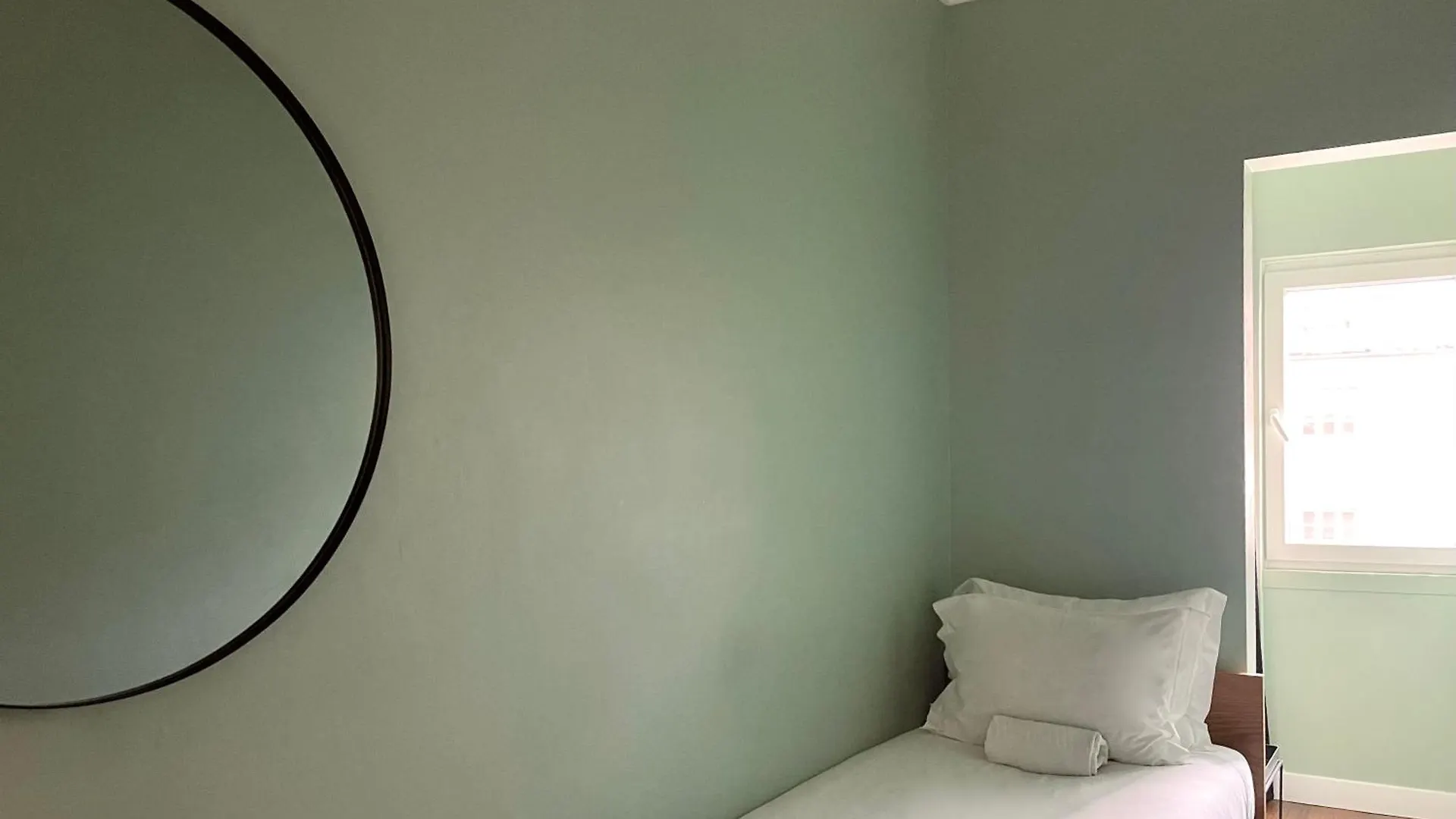 Avenue Hostel & Suites Лиссабон
