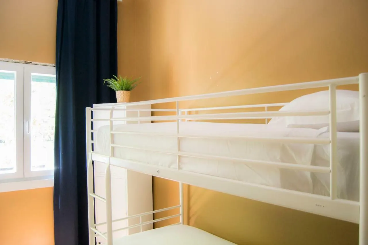 Avenue Hostel & Suites Лиссабон